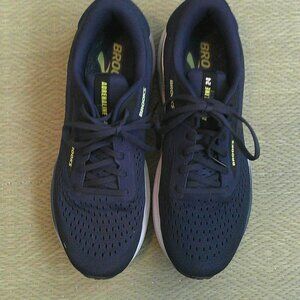 Men's Brooks Adrenaline 24  size 11